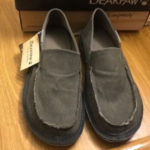 New in box Bearpaw Brooks slipon charcoal 11